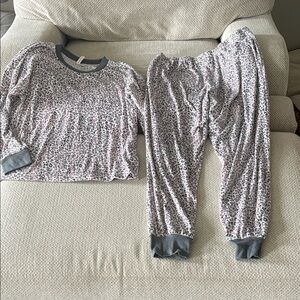 Women’s Pajamas - Gray and Pink Leopard Print